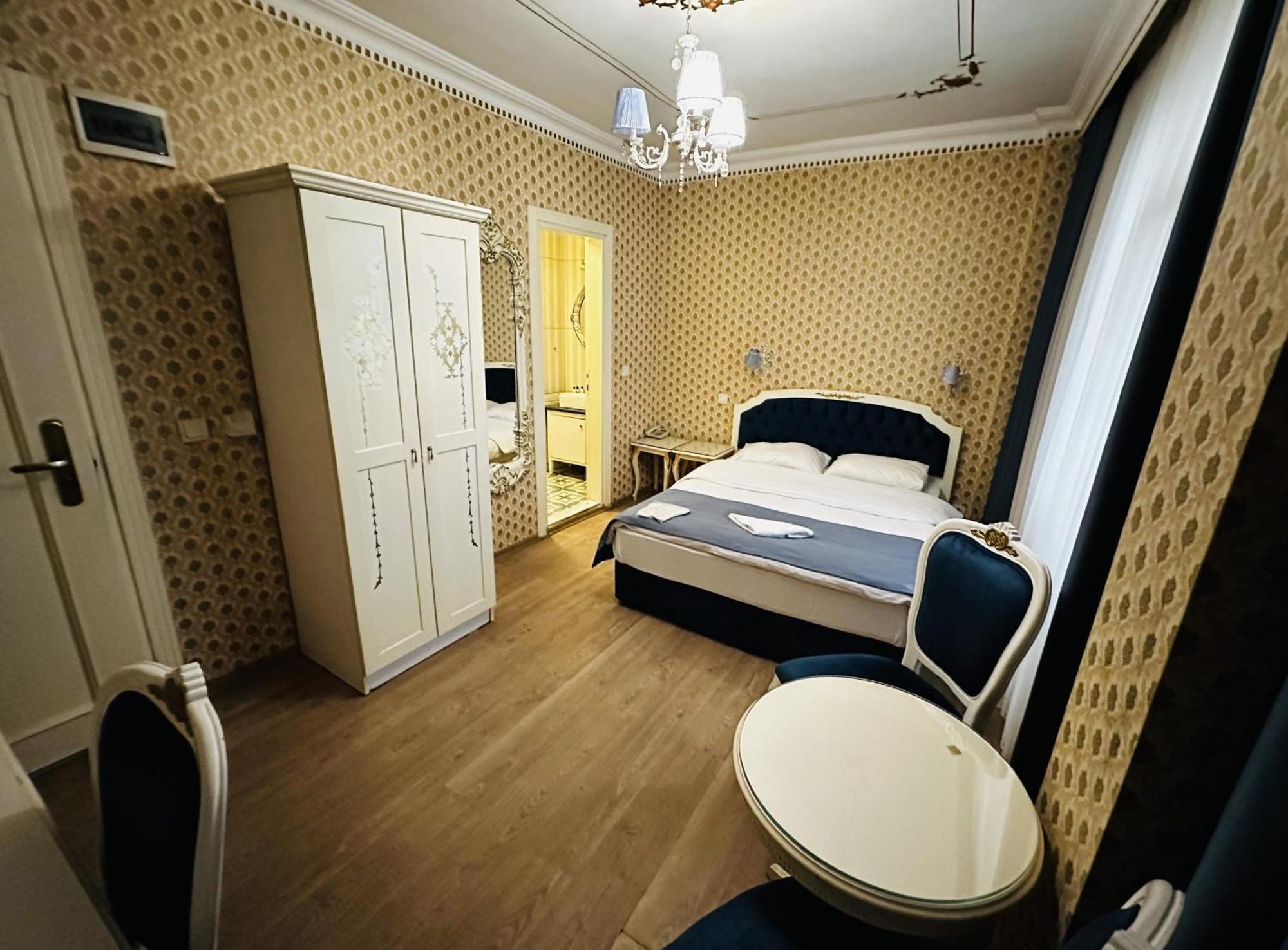 The Istanbul Alyon Hotel Taksim Esterno foto