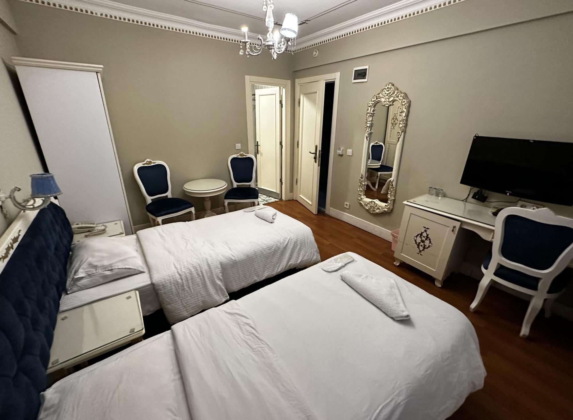 The Istanbul Alyon Hotel Taksim Esterno foto
