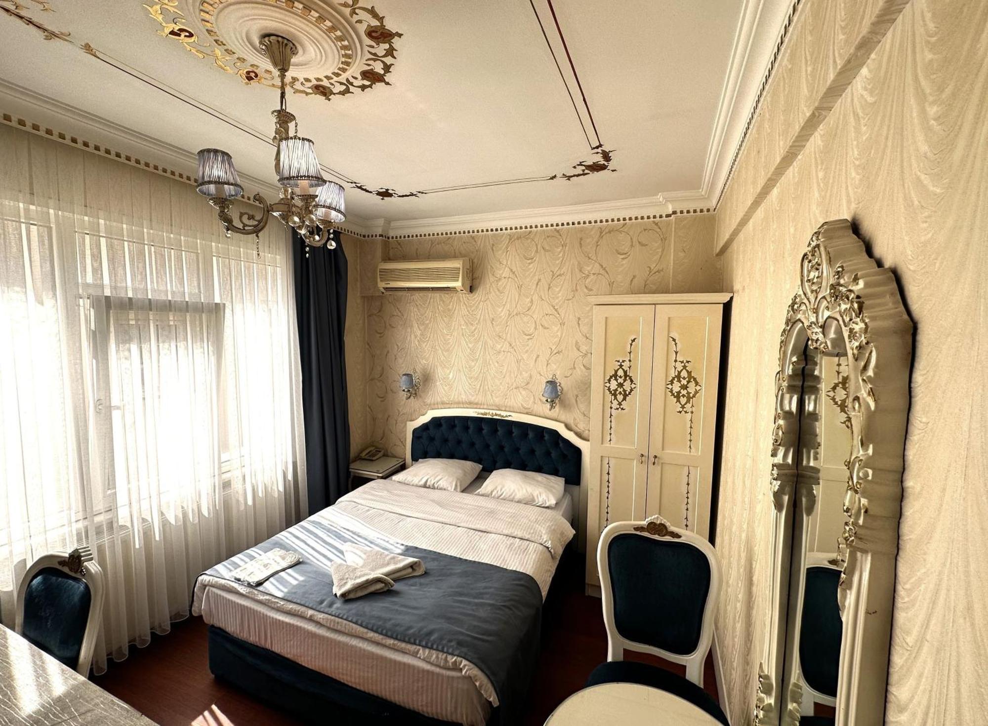 The Istanbul Alyon Hotel Taksim Esterno foto