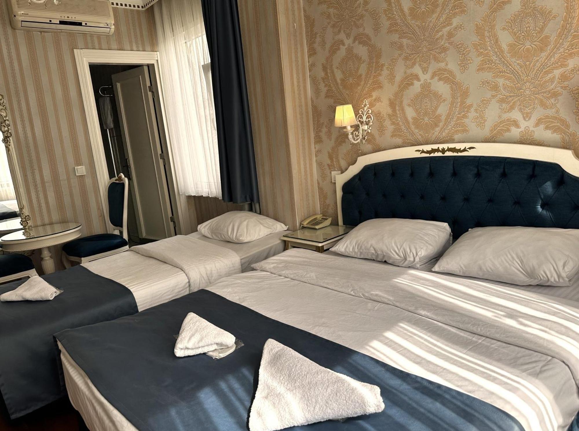 The Istanbul Alyon Hotel Taksim Esterno foto