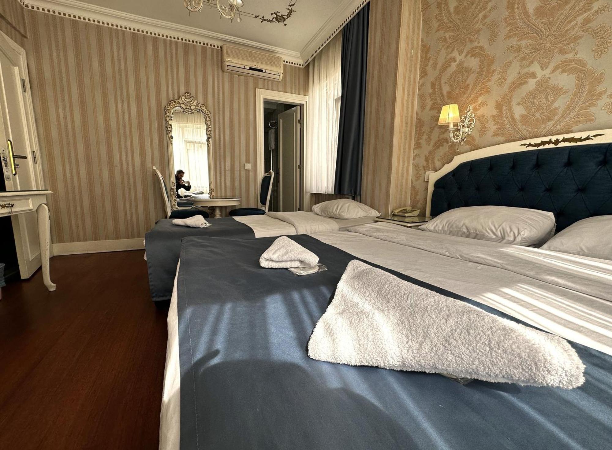 The Istanbul Alyon Hotel Taksim Esterno foto