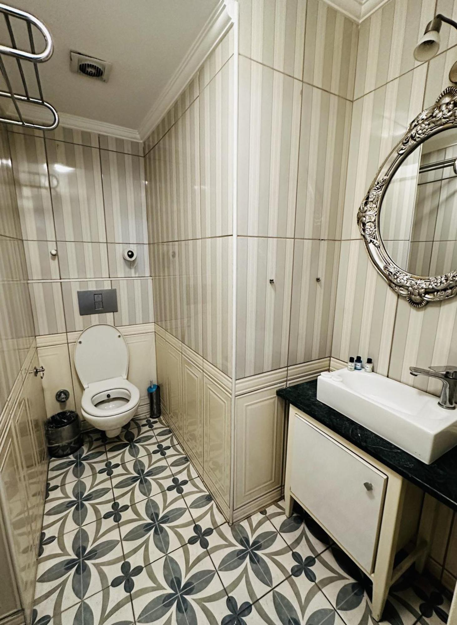 The Istanbul Alyon Hotel Taksim Esterno foto