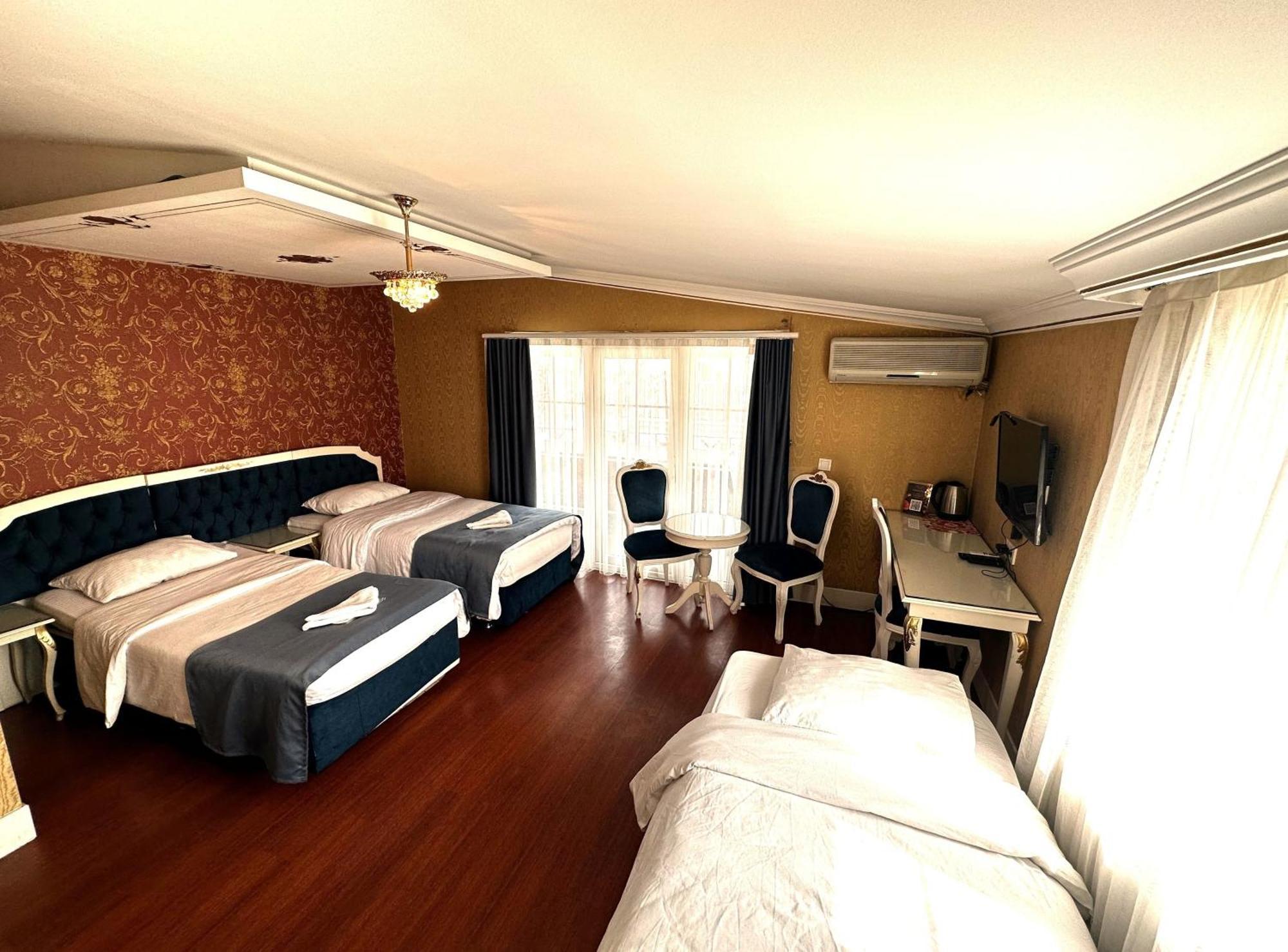 The Istanbul Alyon Hotel Taksim Esterno foto
