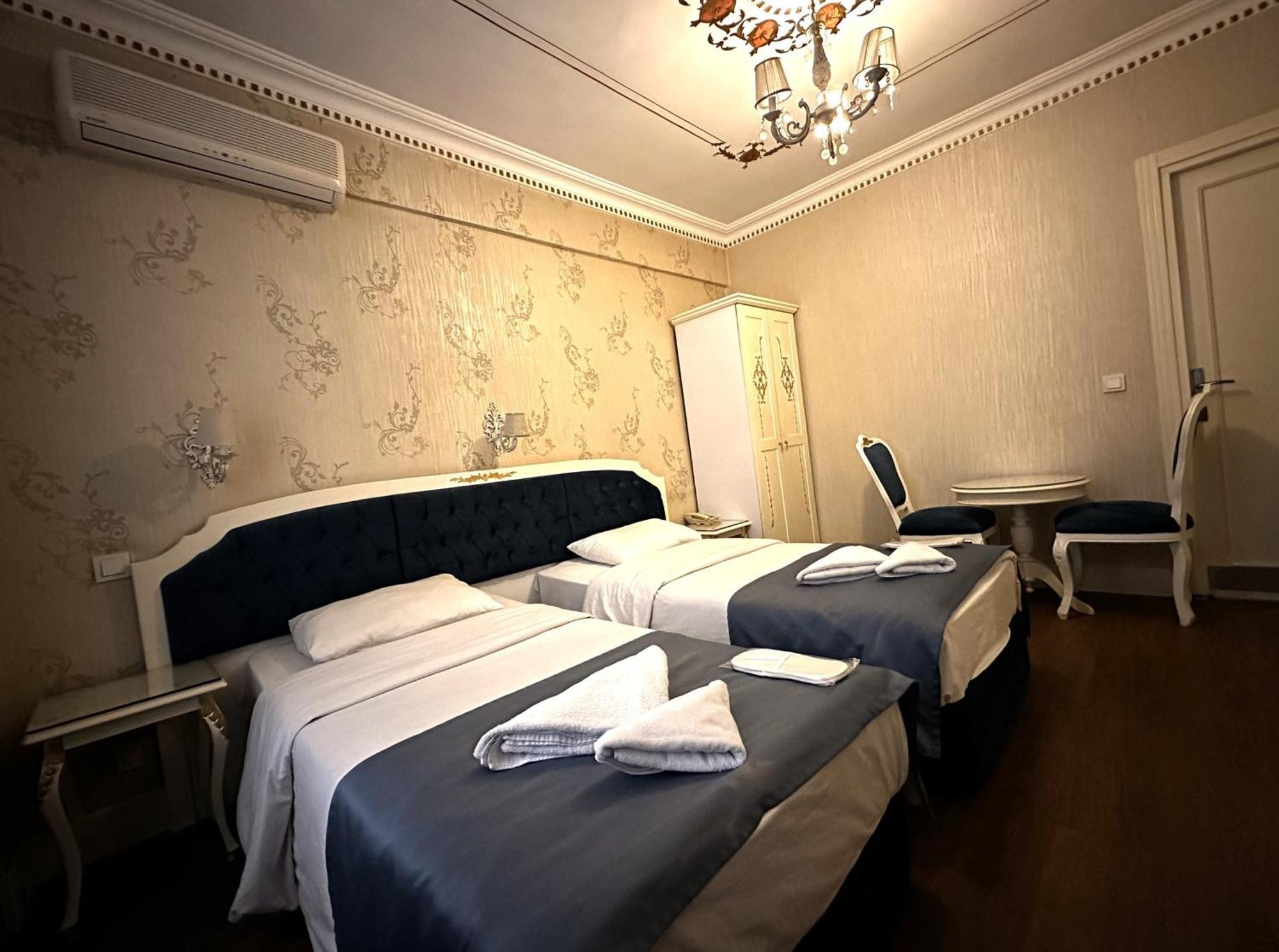 The Istanbul Alyon Hotel Taksim Esterno foto