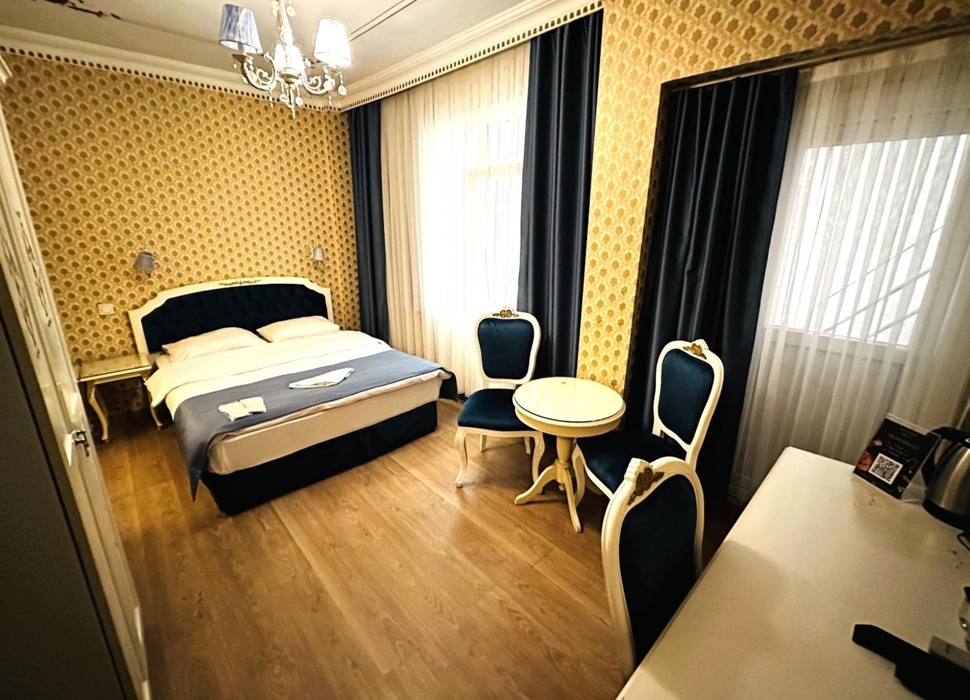 The Istanbul Alyon Hotel Taksim Esterno foto