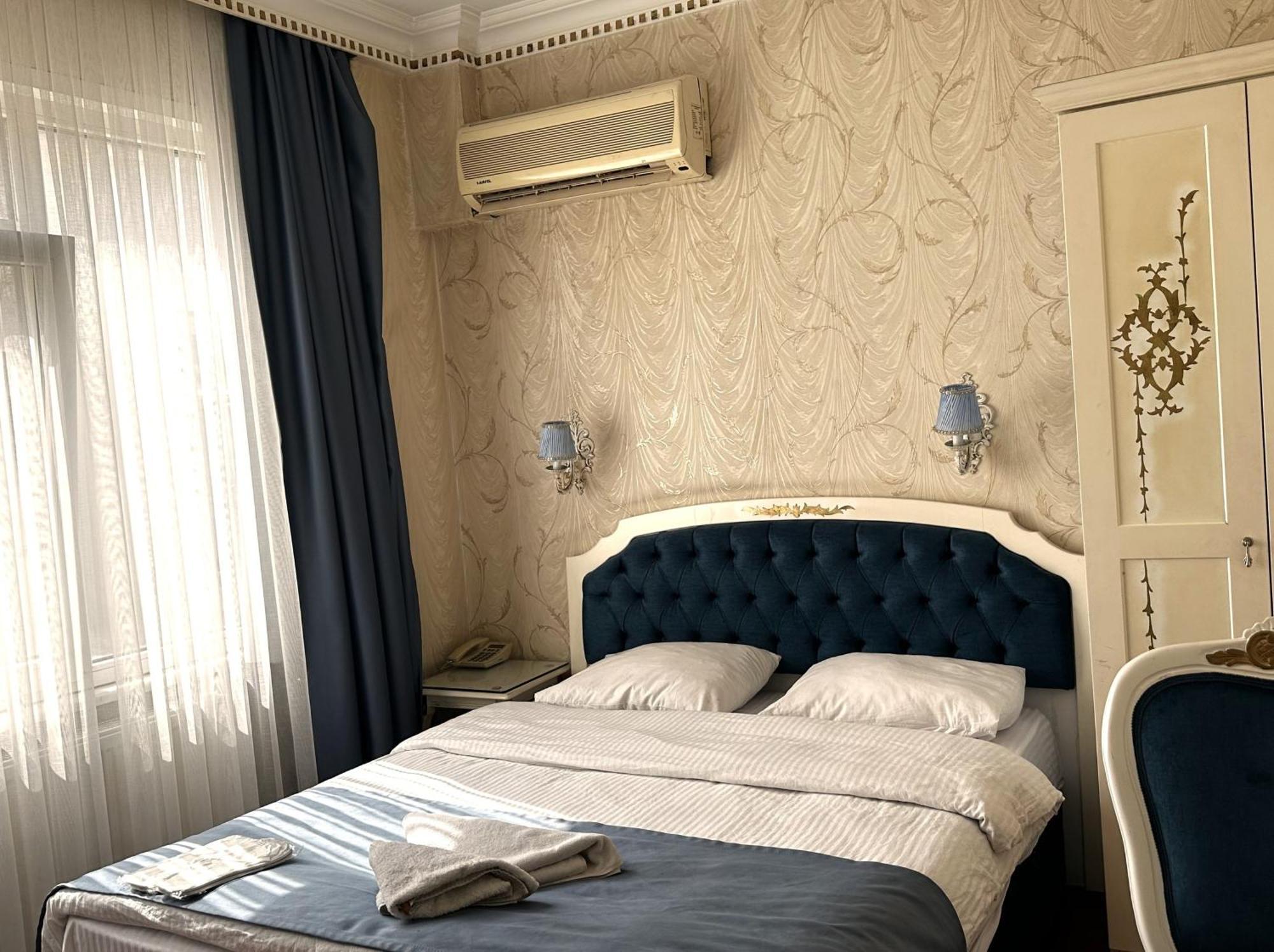 The Istanbul Alyon Hotel Taksim Esterno foto