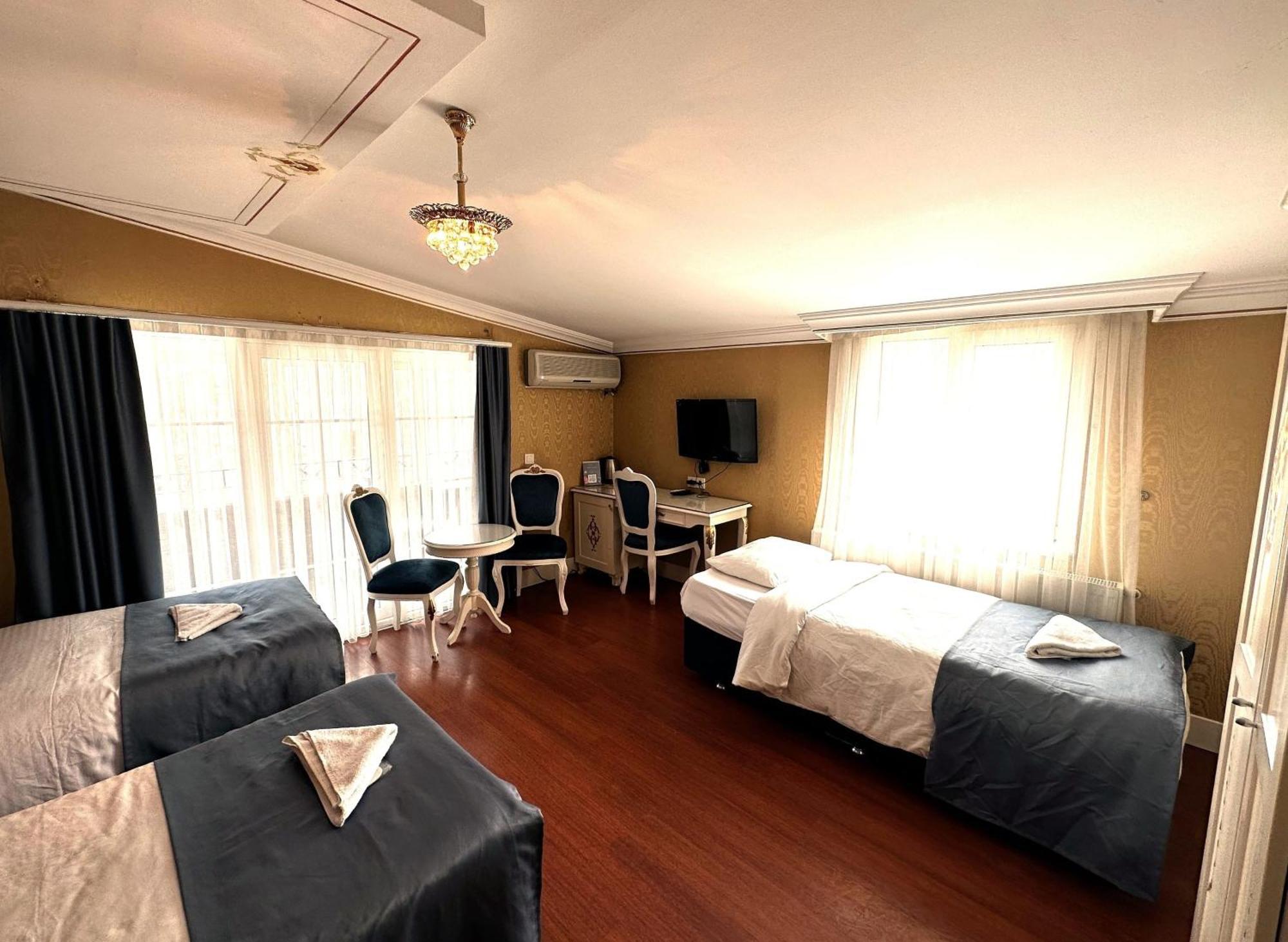 The Istanbul Alyon Hotel Taksim Esterno foto